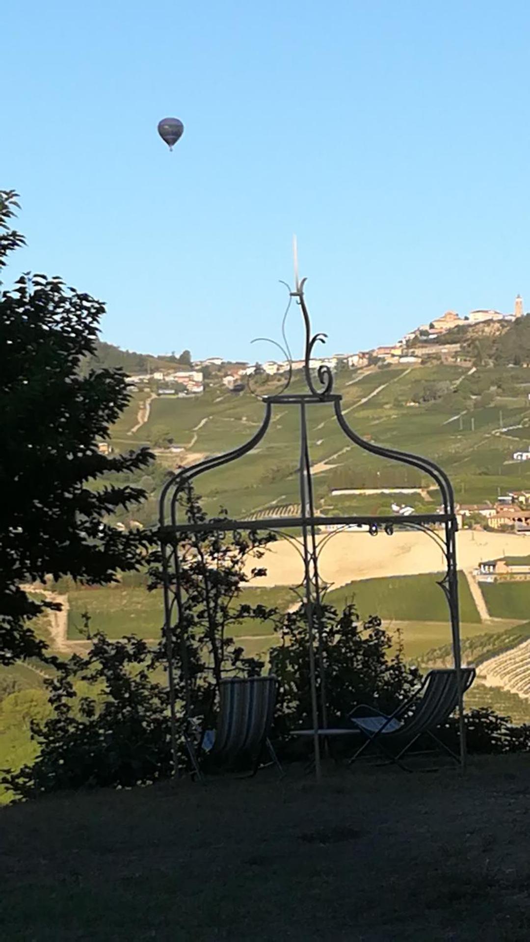 Tenuta Montanello B&B Castiglione Falletto Eksteriør bilde