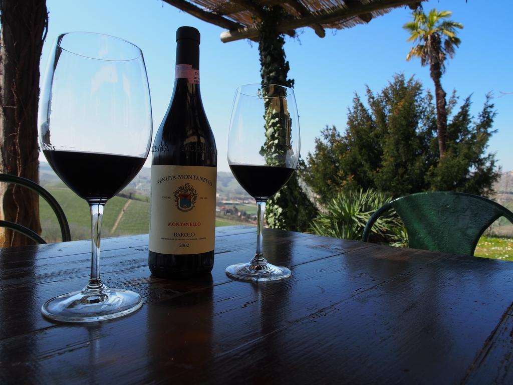 Tenuta Montanello B&B Castiglione Falletto Eksteriør bilde